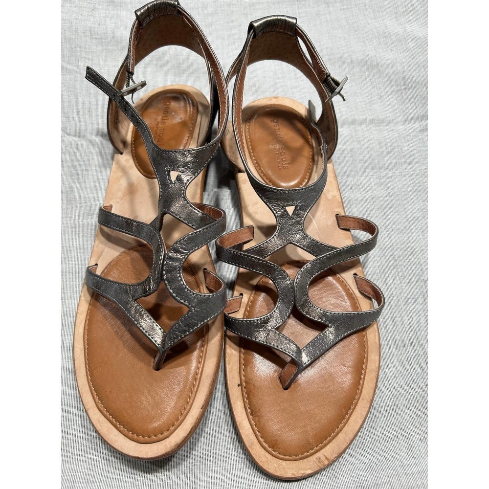 Gentle souls flat bronze metallic leather sandals, size 9.5